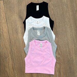 YOGALICIOUS Girls rib seamless crop tops.  Set of Four. Black grey white pink.